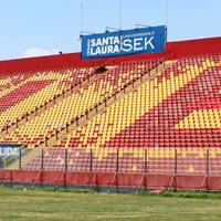 UE por fin recupera el pasto: así quedó la nueva cancha de Santa Laura