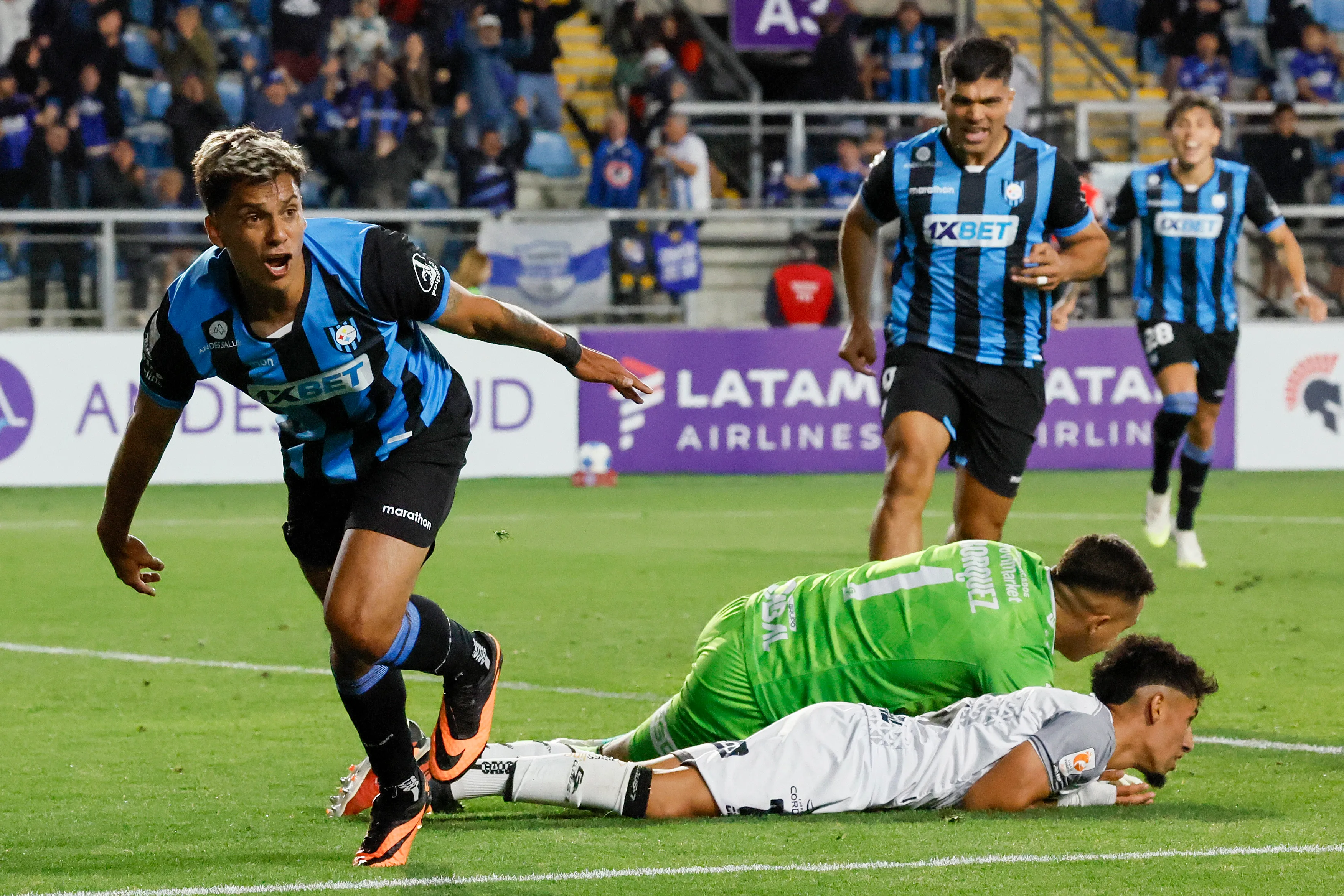 Carlo Villanueva llega a La Calera. Foto: Andres Pina/Photosport