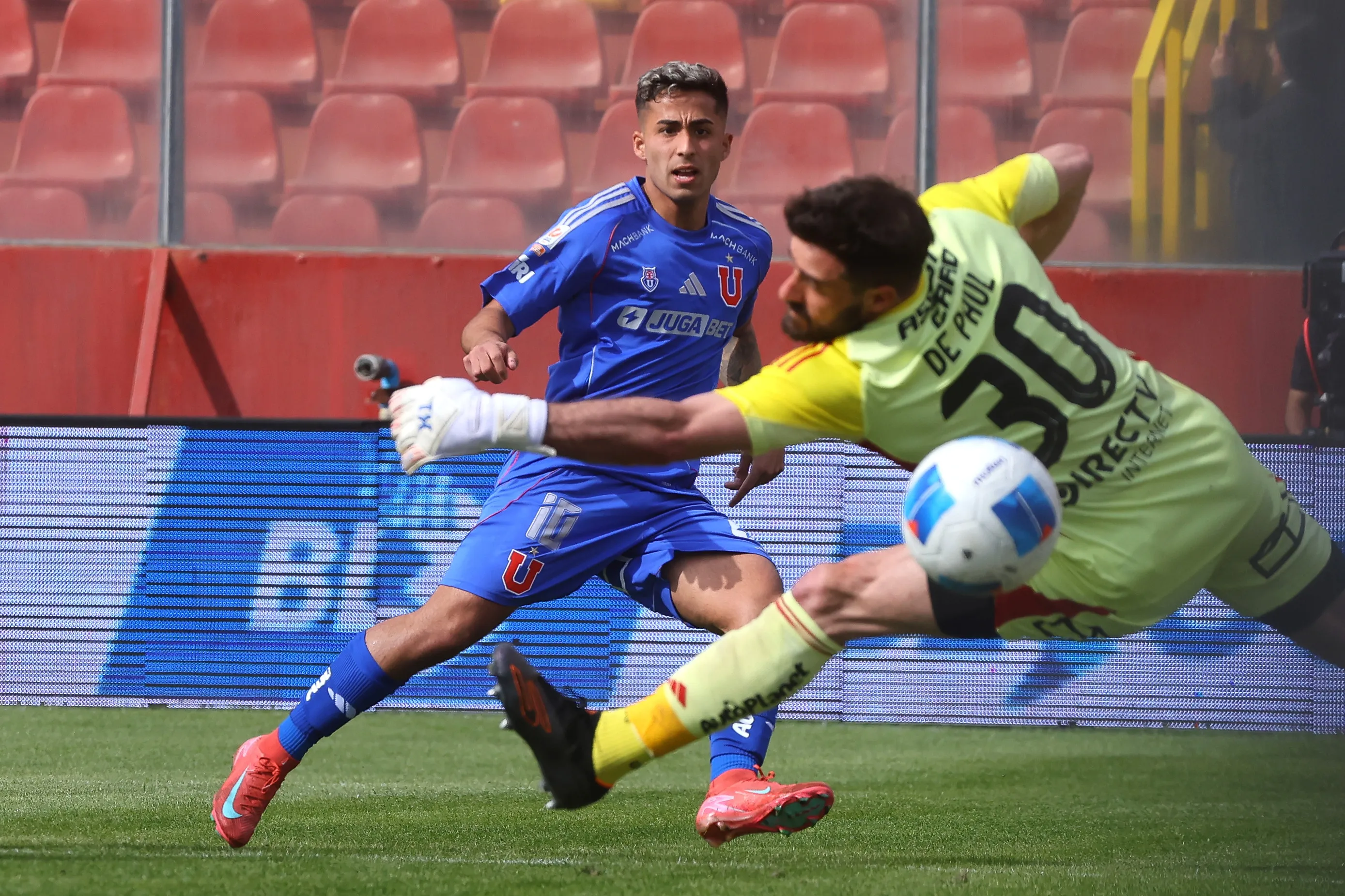 Lucas Assadi partiría por un millonario monto al fútbol brasileño. Foto: Jonnathan Oyarzun/Photosport