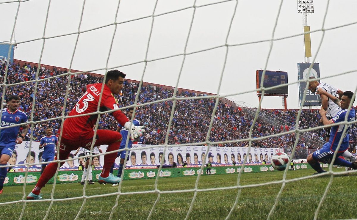 Estrella de Colo Colo y la U se une a Curicó Unido en la Primera B