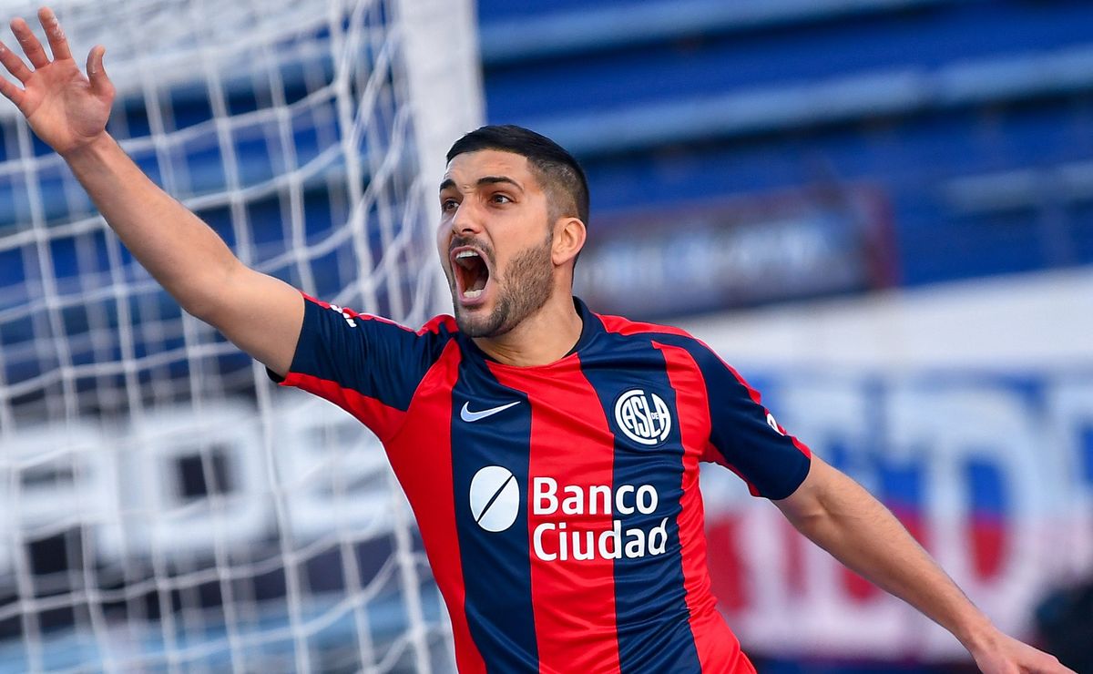 Nicolás Blandi, el delantero que decepcionó en Colo Colo y lucha por revivir su carrera