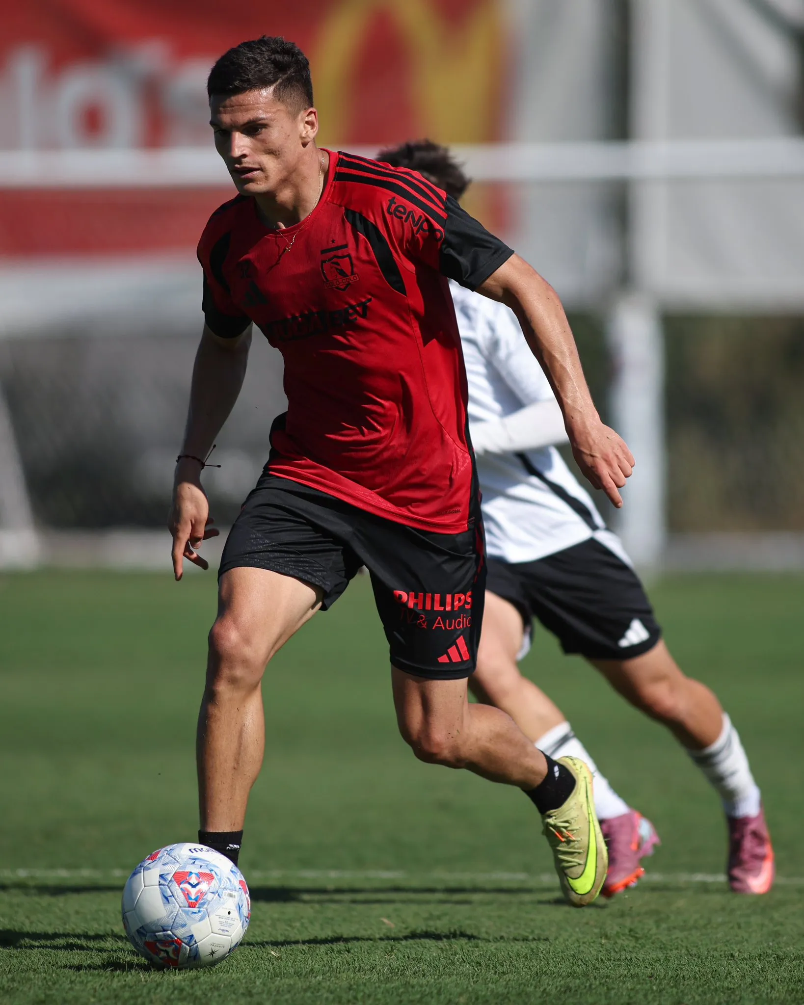 Lucas Cepeda marcó un triplete en el amistoso de Colo Colo contra la Proyección. Foto: Colo Colo.