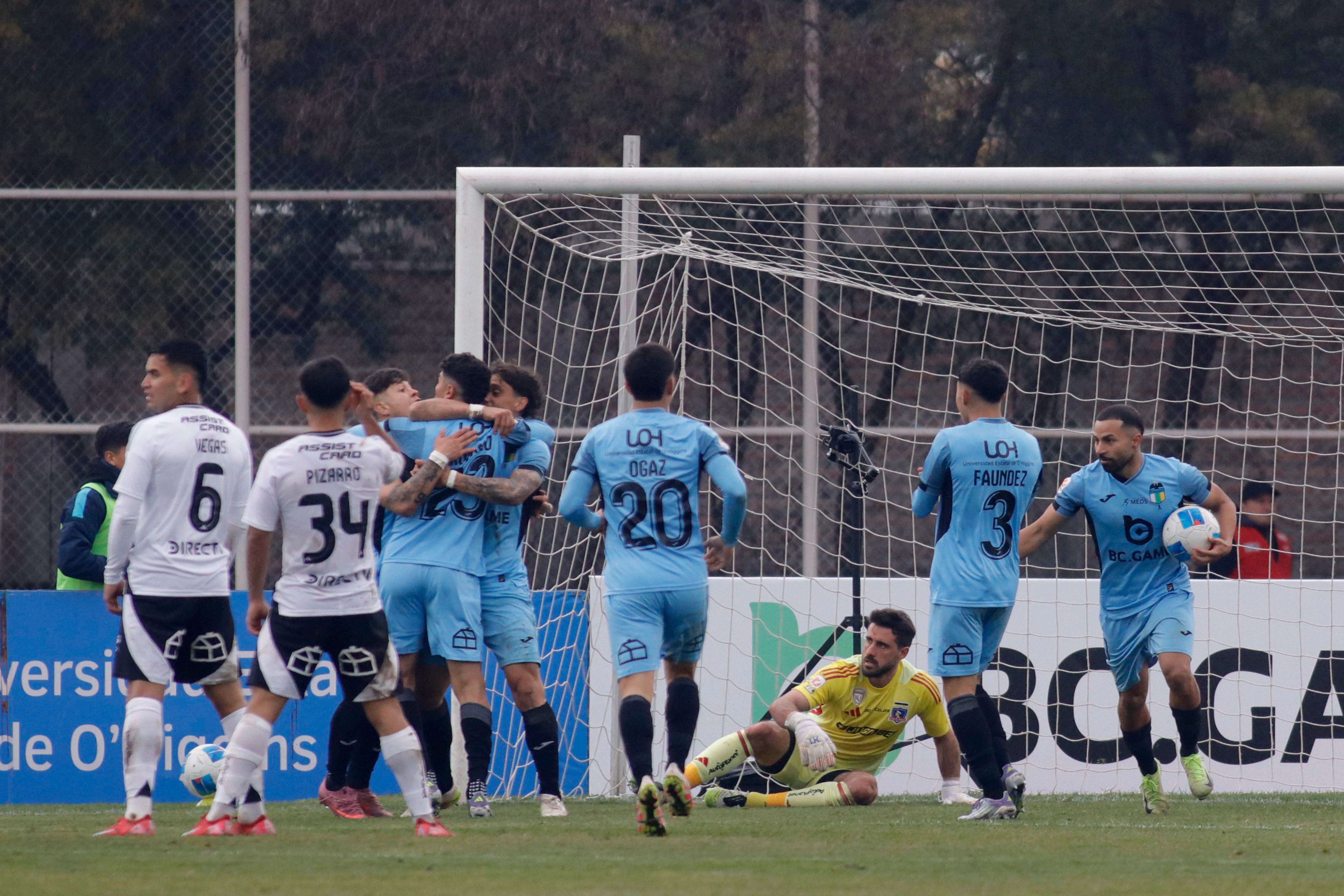 Maximiliano Romero debutó en O’Higgins anotandole un gol a Colo Colo, su posible nuevo club para 2026. (Foto: Jorge Loyola/Photosport)