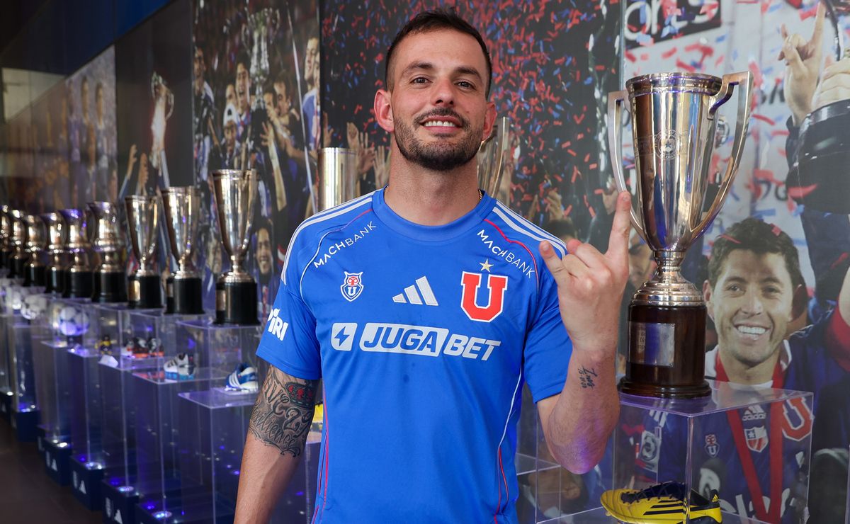 Rivero entierra el pasado y a Colo Colo: “U de Chile es el lugar donde elegí estar, feliz”