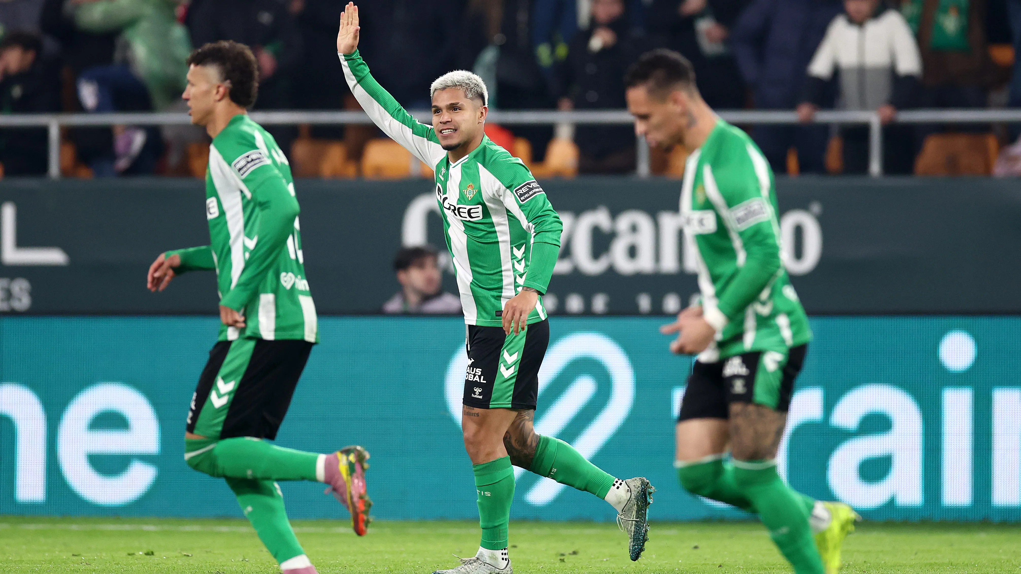 Juan Camilo Hernández sufre lesión y estará fuera de las canchas