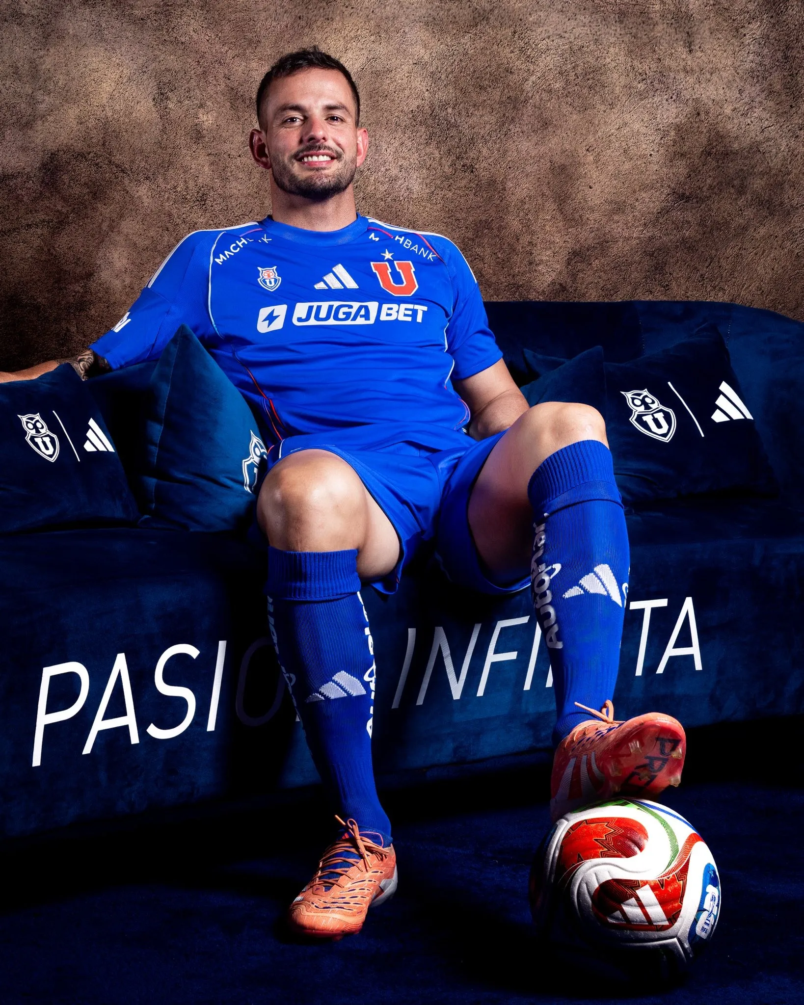 Rivero llega a la U como gran figura desde el fútbol ecuatoriano