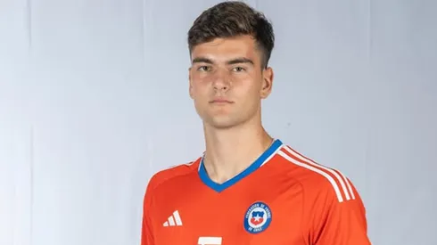 Sebastián Pino es un zaguero formado en las inferiores de Universidad Católica.