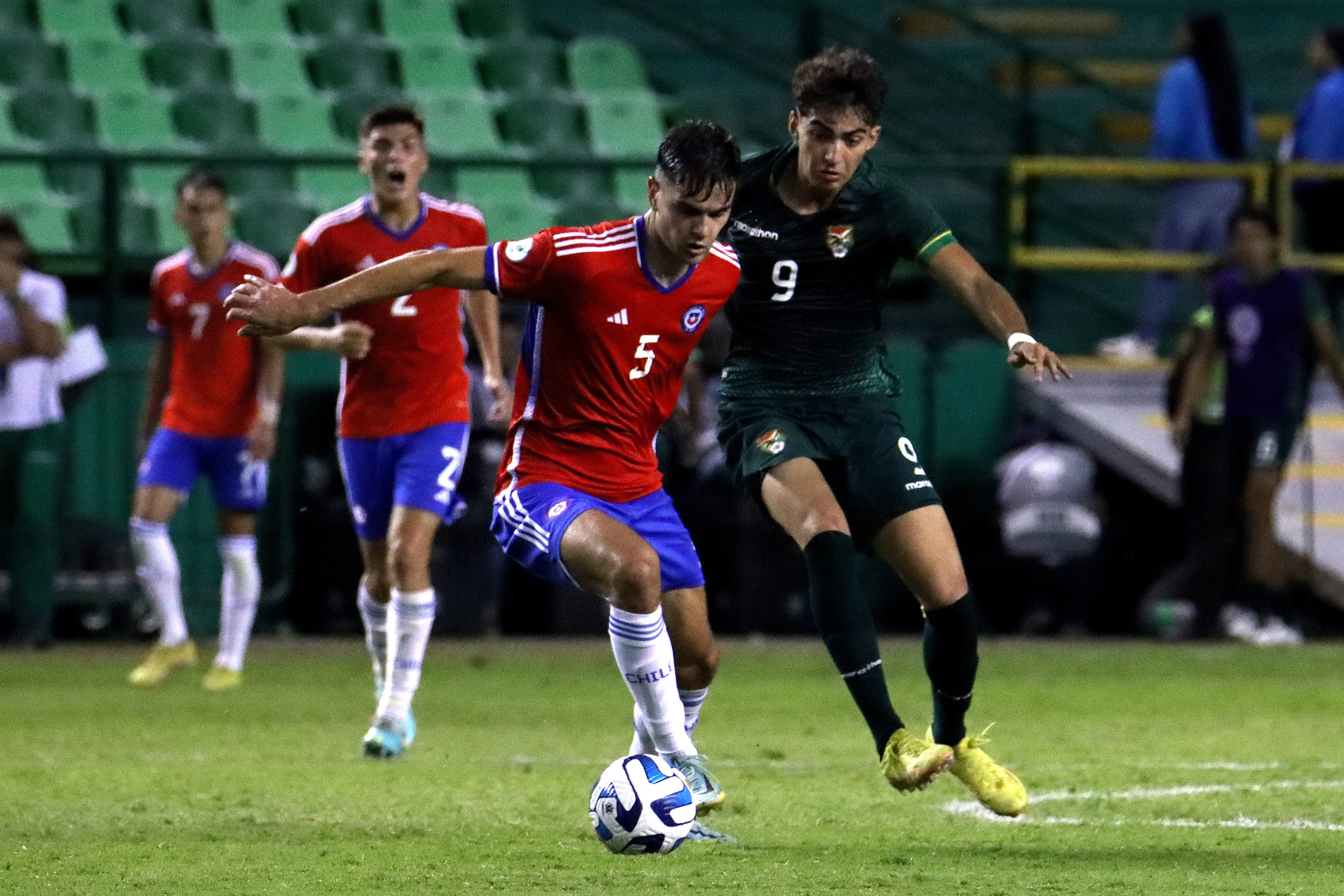 Sebastián Pino en acción por el Sudamericano Sub 20. (Santiago Cortes/Photosport).