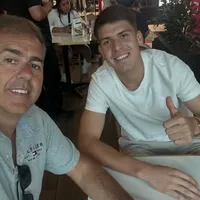 Negoció con la U por un refuerzo y ahora quiere comprar un club en Chile