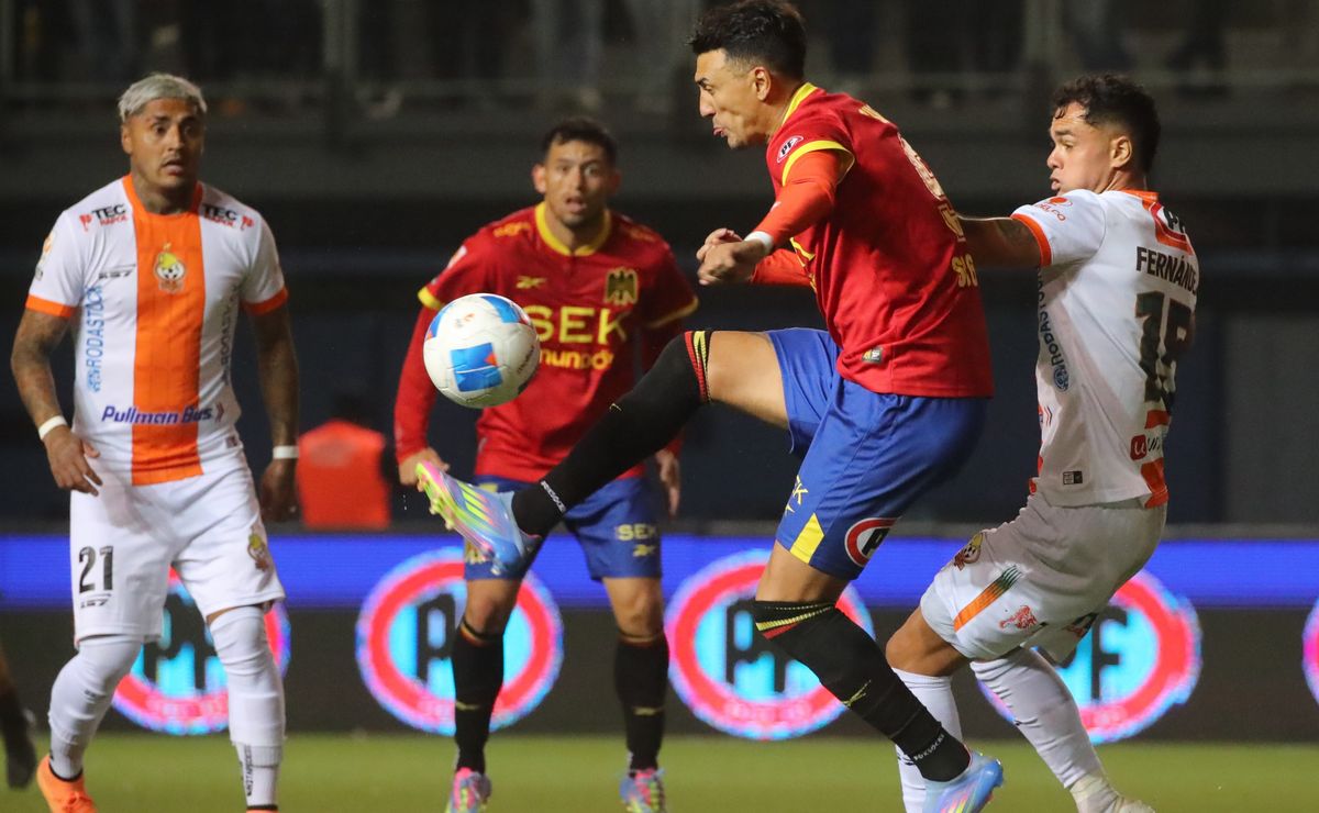 Ganó 15 títulos, fracasó en Unión Española y ahora toma drástica decisión: “Hay cansancio mental”