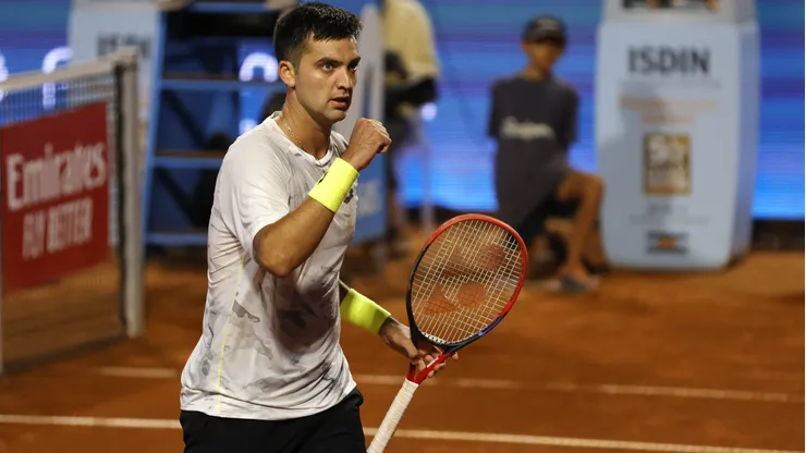 Tomás Barrios avanza en la qualy del Australian Open 2026