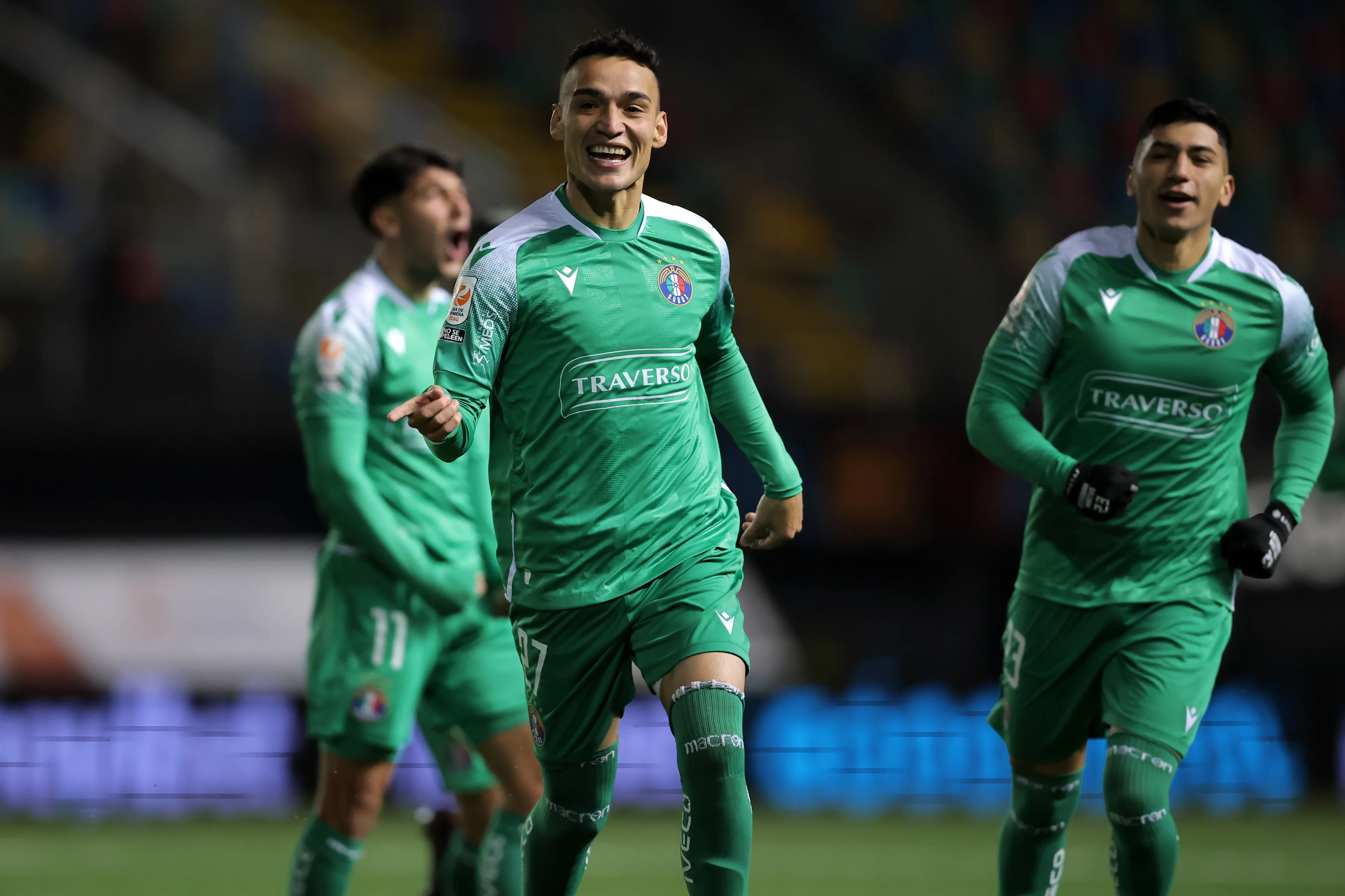 Michael Vadulli suena en la UC/Photosport