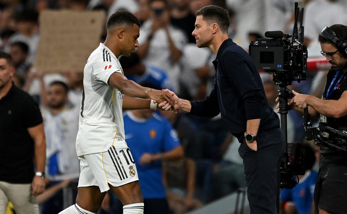 “Te recordaré como…”: la despedida de Kylian Mbappé a Xabi Alonso en el Real Madrid