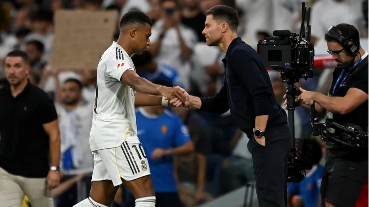 Kylian Mbappé tuvo un gesto con Xabi Alonso tras rumores de quiebre en su salida del Real Madrid.