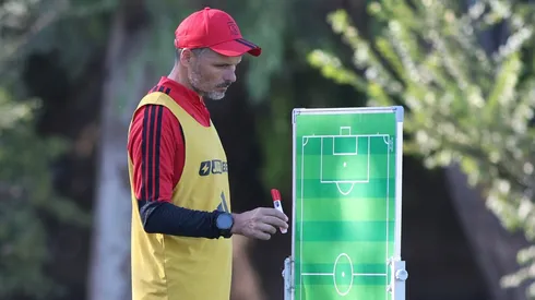 Fernando Ortiz ya evalúa jugar con una dupla de delanteros.