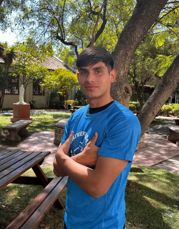 Yastin Cuevas recibió un respaldo histórico en el club: nada menos que el de Caszely. (Foto: Universidad San Sebastián).