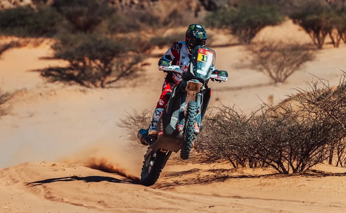 José Ignacio Cornejo destaca en Dakar 2026 dentro del Top 10 de motos