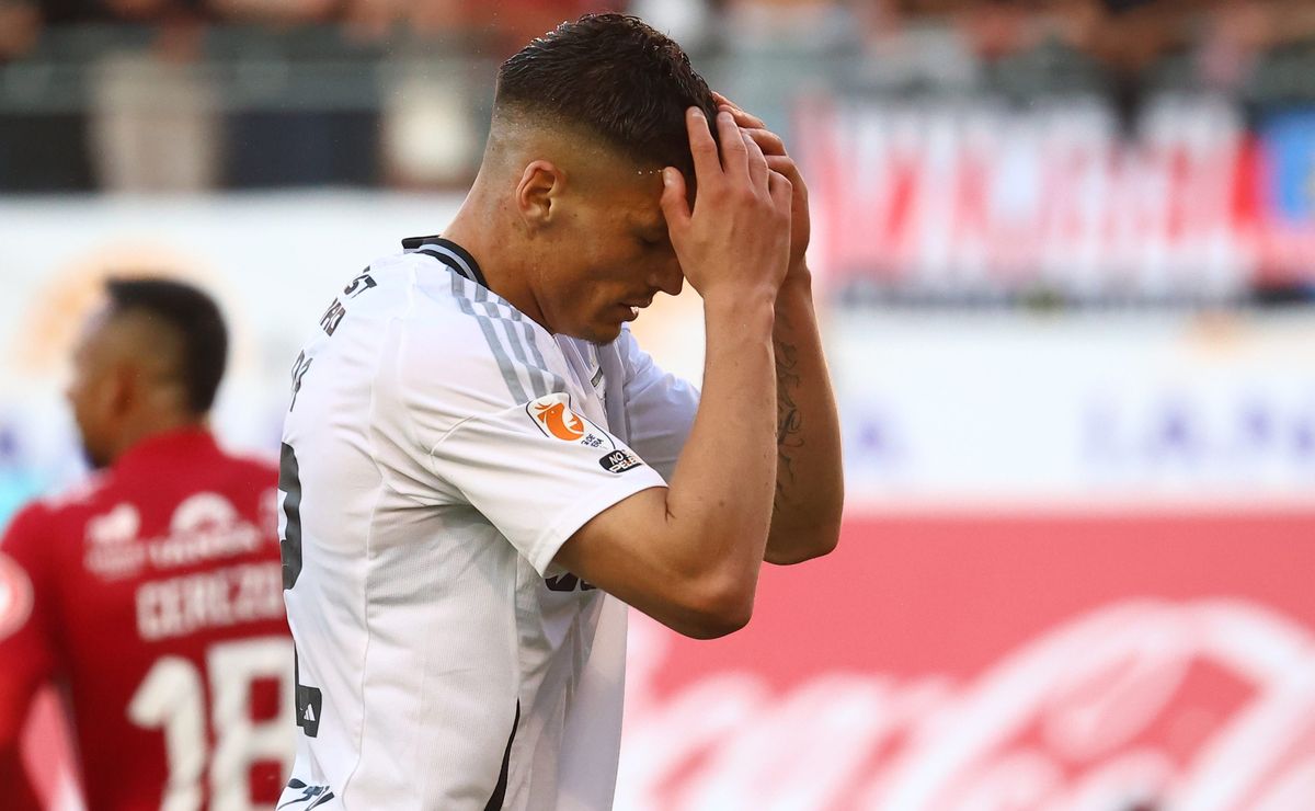 Mosa explica la lentitud en la llegada de refuerzos de Colo Colo: “Para no meternos en forros”