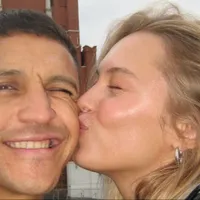 ¿Alexis pidió matrimonio? Foto impacta las redes