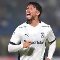 Gustavo Quinteros le mete presión al fichaje de Loyola