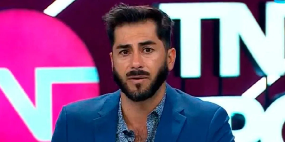 Johnny Herrera con todo por el mercado azul.