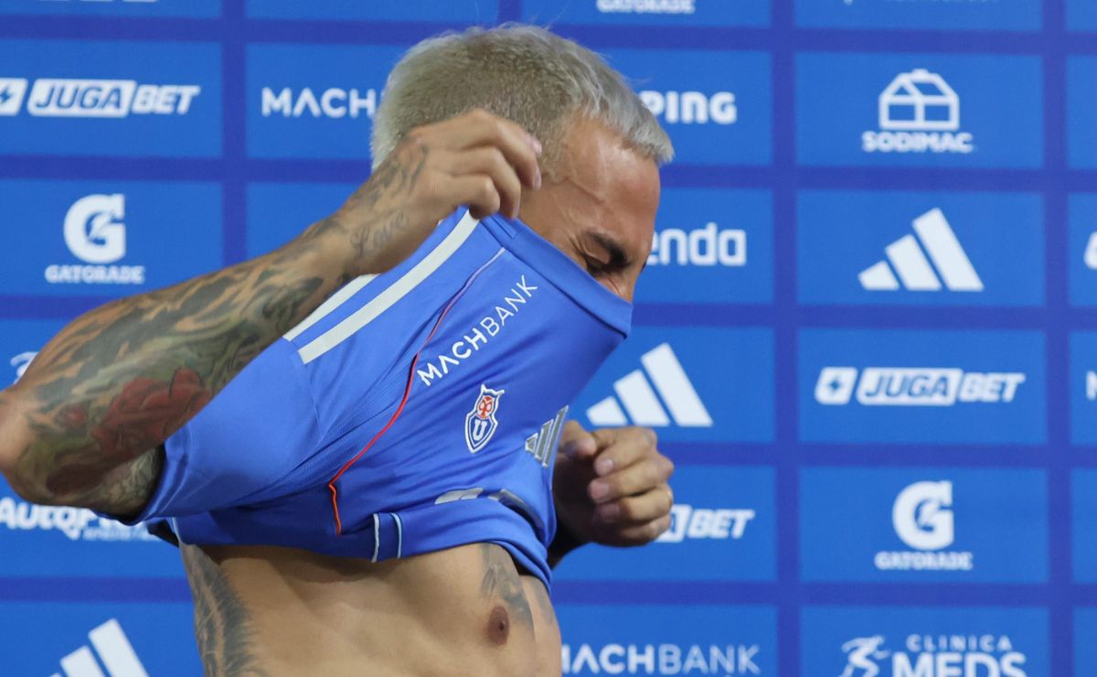 Las nuevas camisetas de U de Chile para la temporada 2026 impactan con llamativos diseños