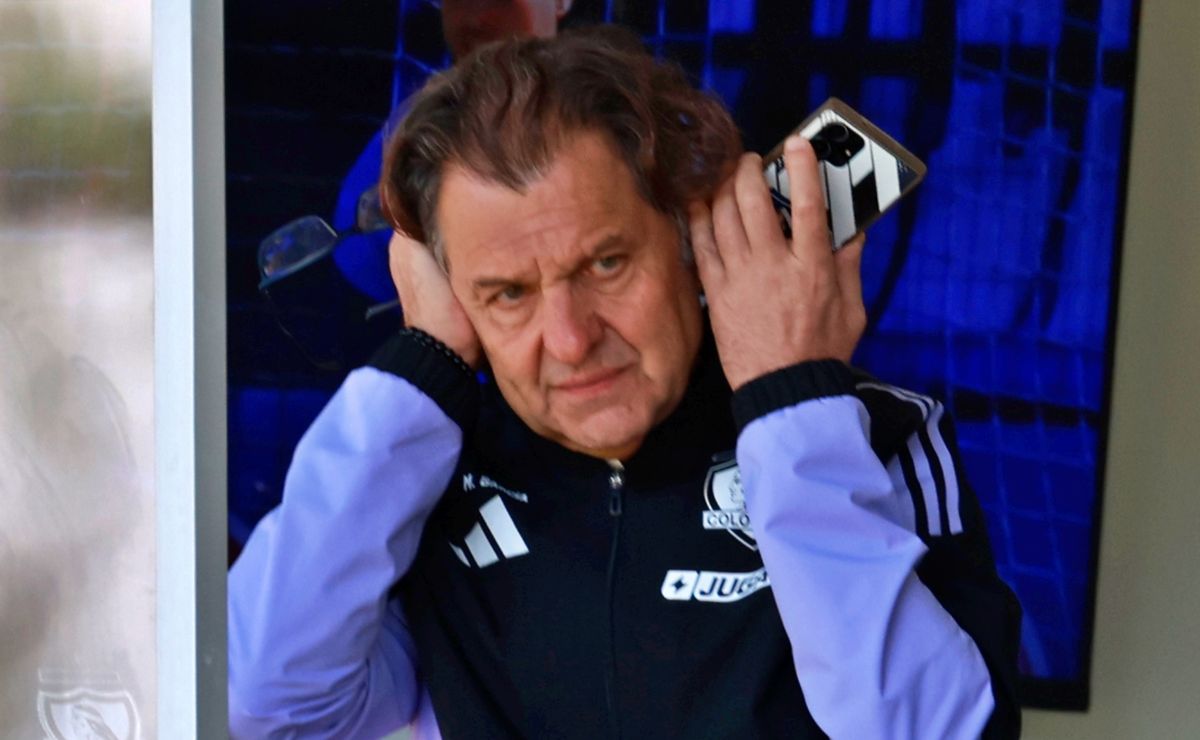 Colo Colo viaja sin su presidente a Uruguay: Mosa se queda en Chile para cerrar el próximo refuerzo