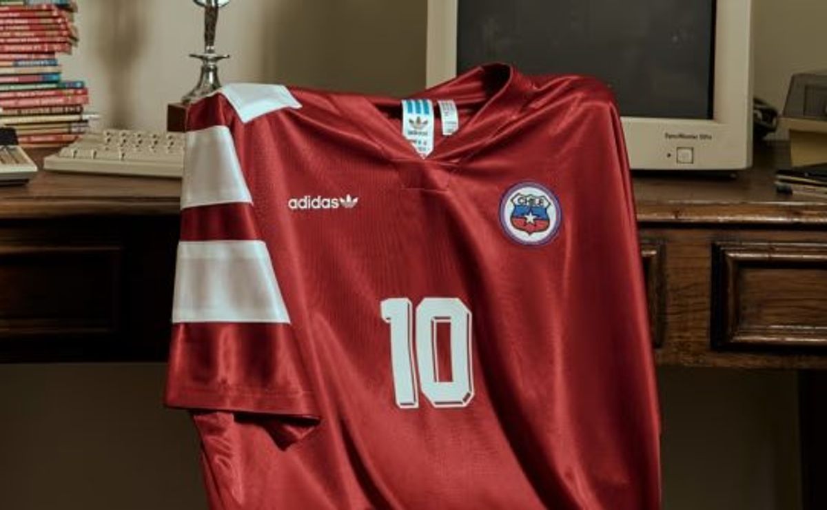 El detalle que desató polémica: Adidas e ‘histórico error’ con la nueva camiseta de La Roja