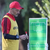 Nuevo esquema y una duda: la primera formación de Colo Colo