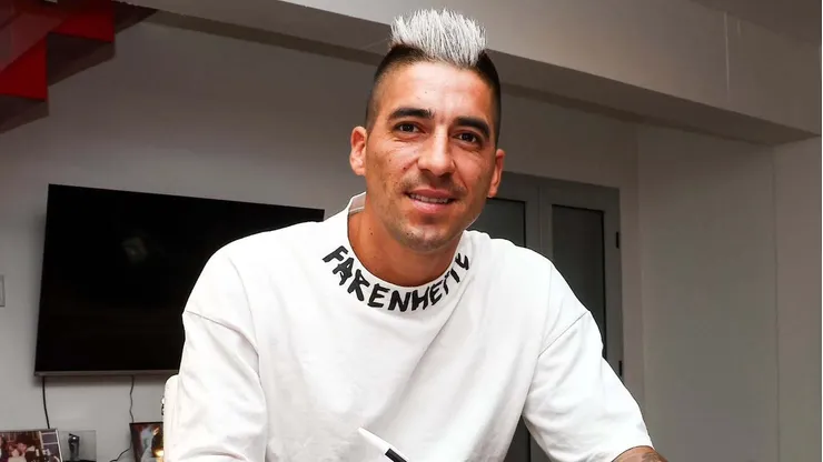 El ex goleador azul celebró de entrada en su debut por Argentinos Jrs.
