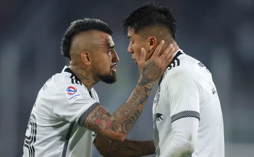 Arturo Vidal salió al baile en boca de Ortiz cuando le preguntaron por Damián Pizarro. (Felipe Zanca /Photosport).