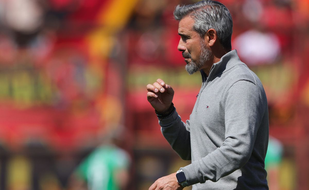 Miguel Ramírez y el descenso de Unión Española: “Cuestionan que abandoné, pero el equipo me abandonó antes”