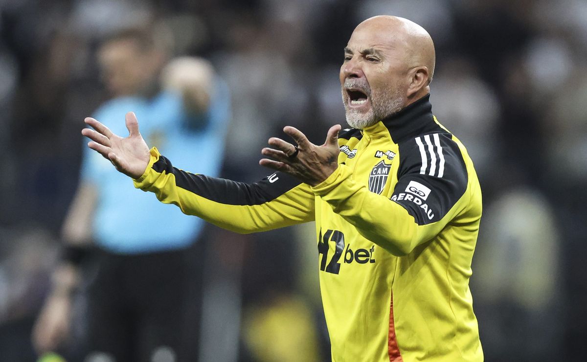 Jorge Sampaoli hace saber su molestia por la caída del fichaje de Lucas Assadi: la U no lo suelta