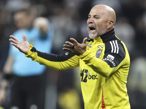 Sampaoli desata la furia por la caída de Lucas Assadi