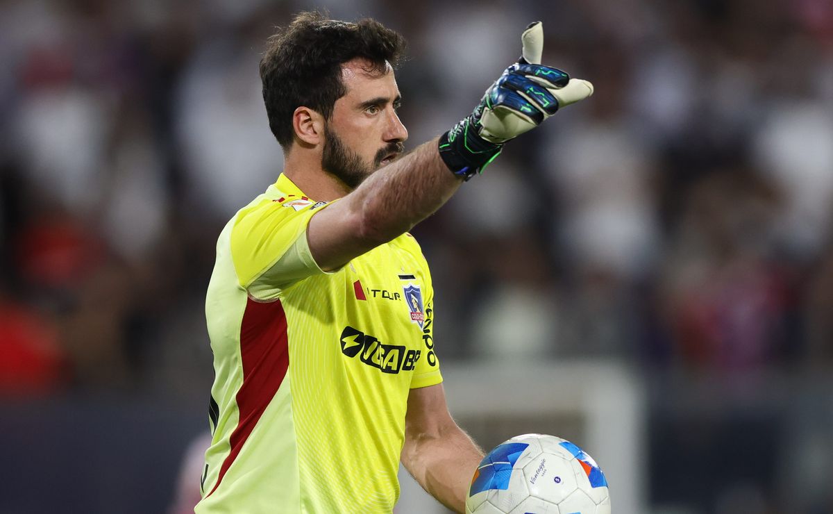 ¿Va a llegar un arquero? En Colo Colo responden la gran duda del mercado de fichajes