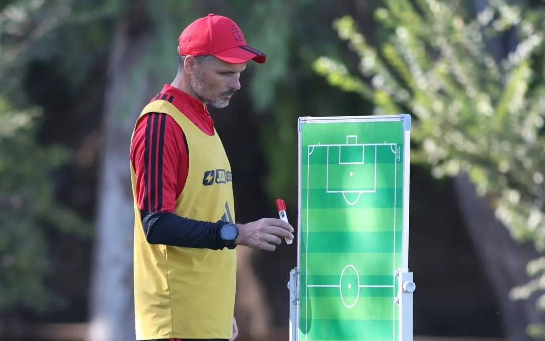 La dirigencia trabaja con Fernando Ortiz en el mercado de fichajes | Colo Colo