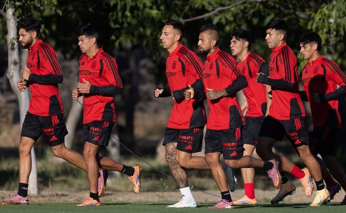 Leyenda alba destruye a Blanco y Negro: “Todos se preparan y Colo Colo no”