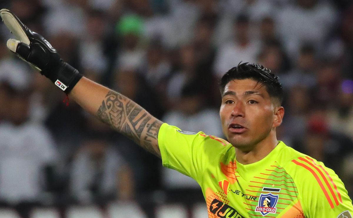 Formador de Bravo critica a Colo Colo por sacar a Cortés: “No pueden darse el lujo de tener…”