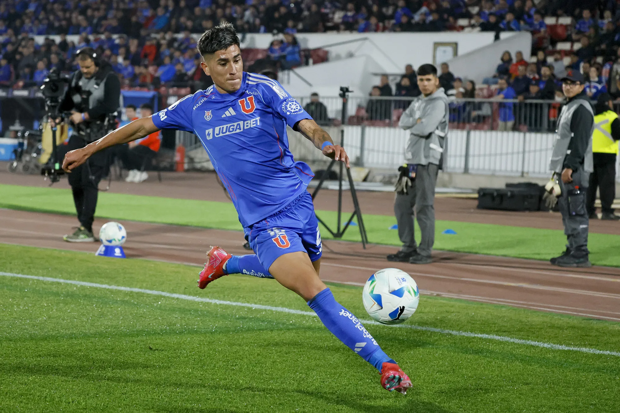 Caamaño desea que Pellegrino ocupe a Sepúlveda de volante en Lanús para que juegue con Suazo en La Roja.