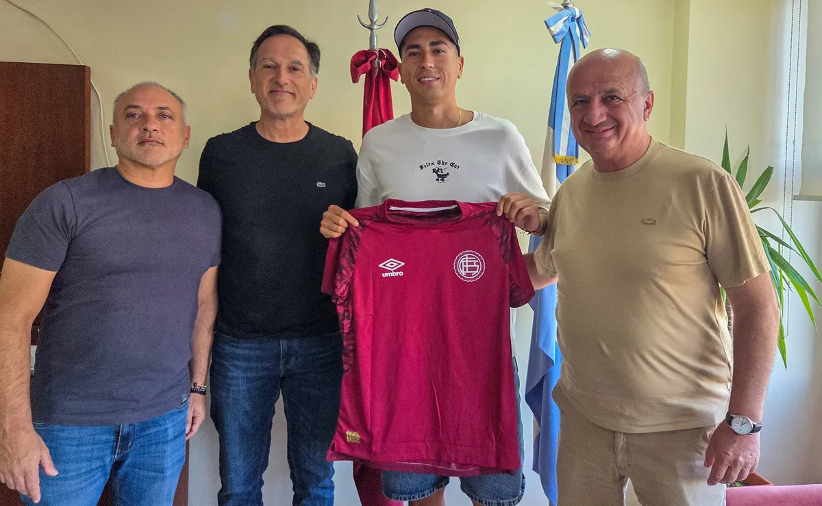 Cristián Caamaño propone a Tucu Sepúlveda como volante en Lanús y la selección chilena