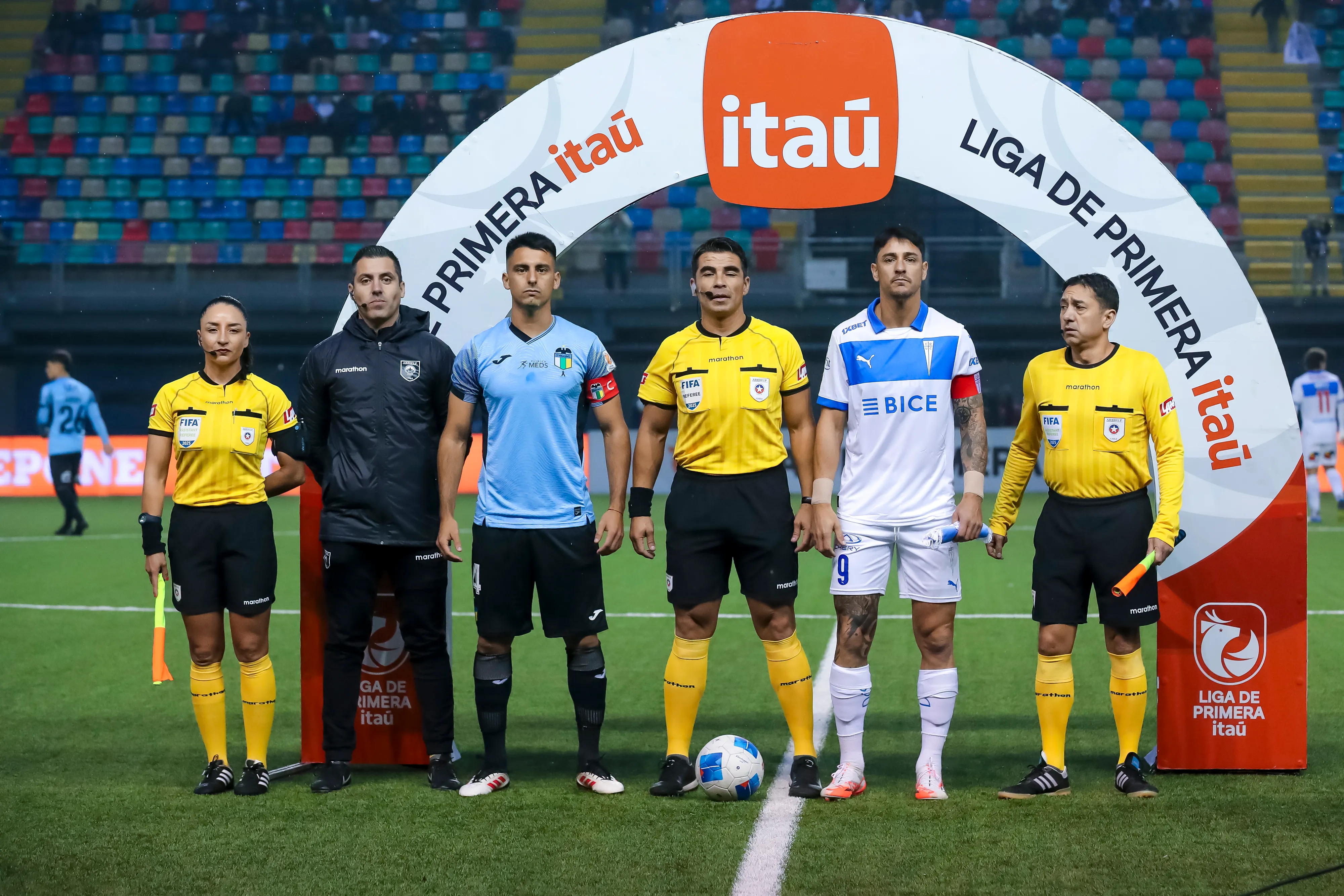 Juan Ignacio Díaz frente a Universidad Católica en 2025.Foto: Pepe Alvujar/Photosport