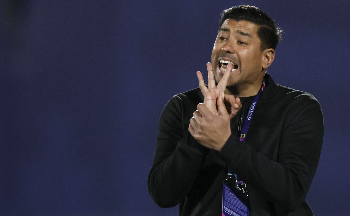 Seguirá al mando: confirman continuidad de Nicolás Córdova en la selección chilena