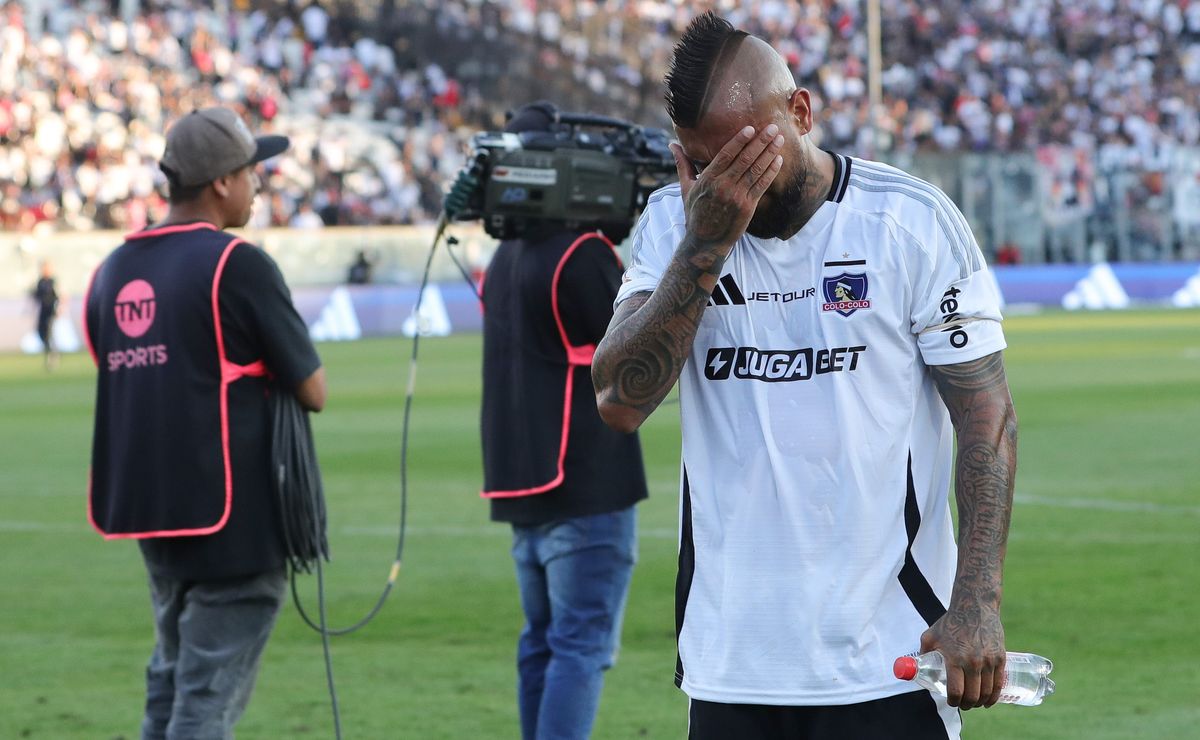 Revientan a Vidal por estar conectado en la Kings League antes de debut de Colo Colo: “Puede hacer…”