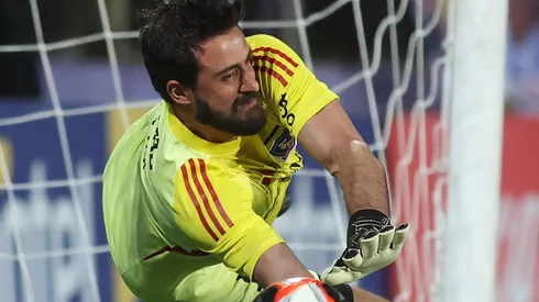 De Paul, figura de Colo Colo contra Olimpia.
