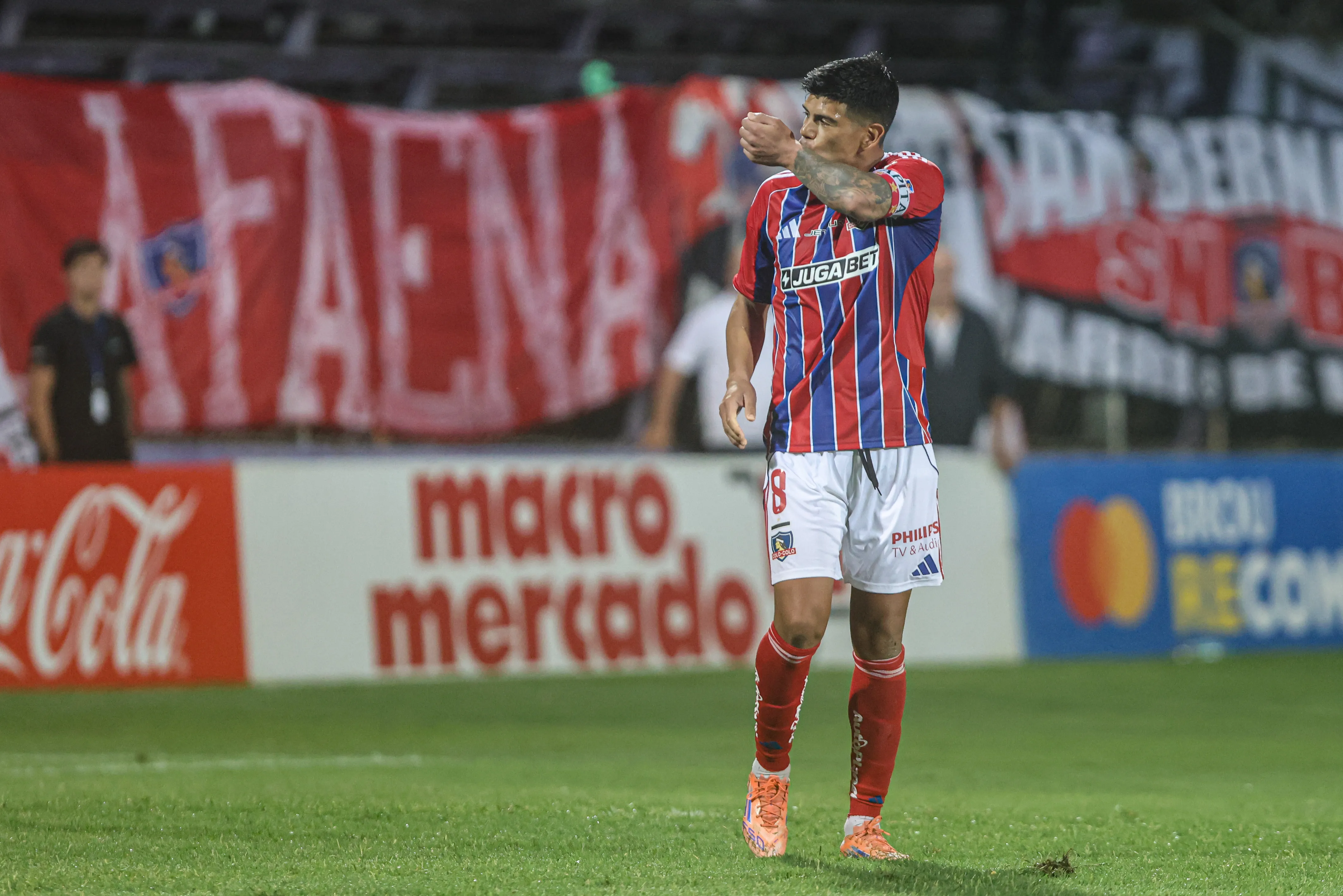 Esteban Pavez volvió a ser capitán de Colo Colo. Foto: Photosport.