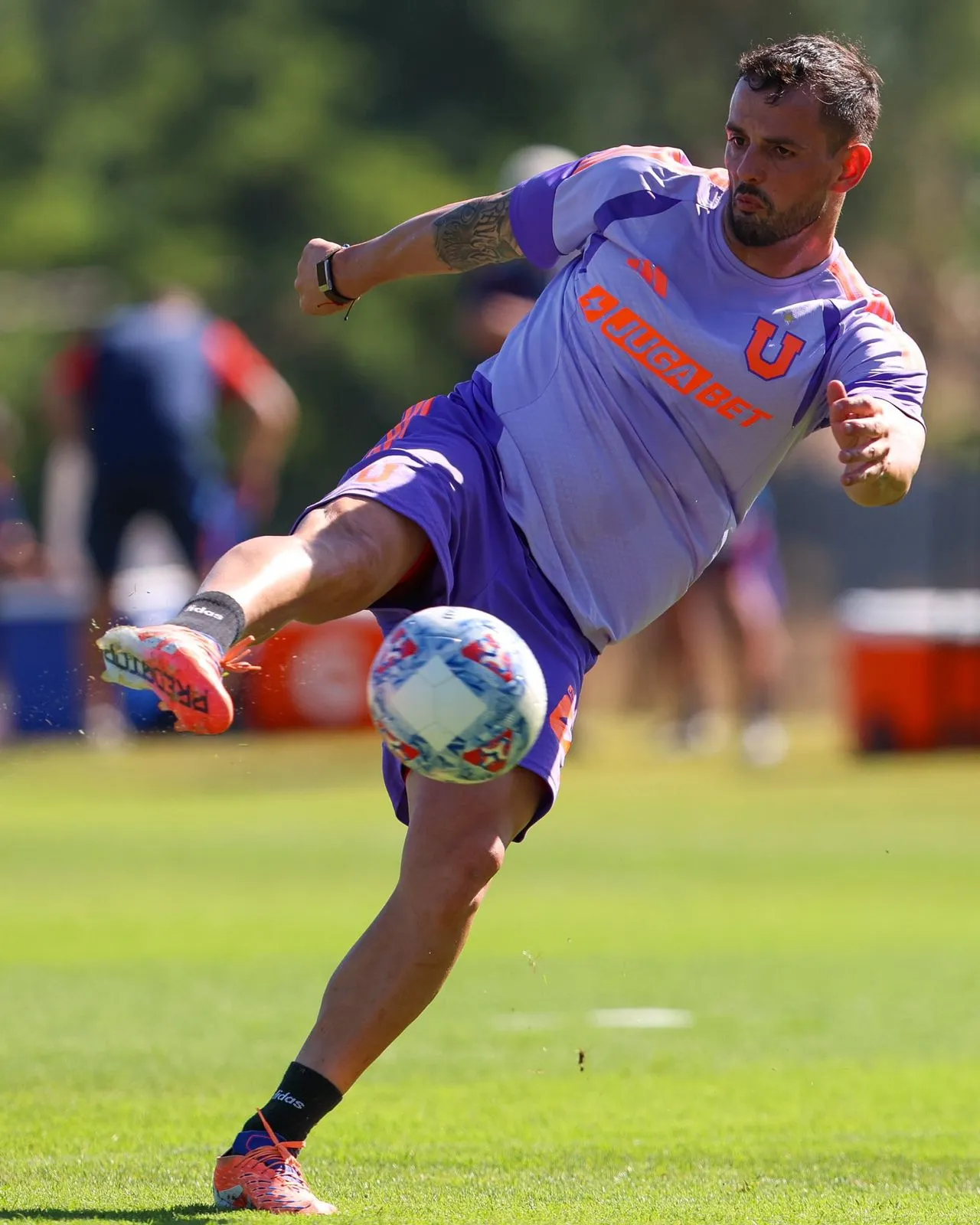 Octavio Rivero competirá con Eduardo Vargas y Juan Martín Lucero en la delantera. Foto: U de Chile.