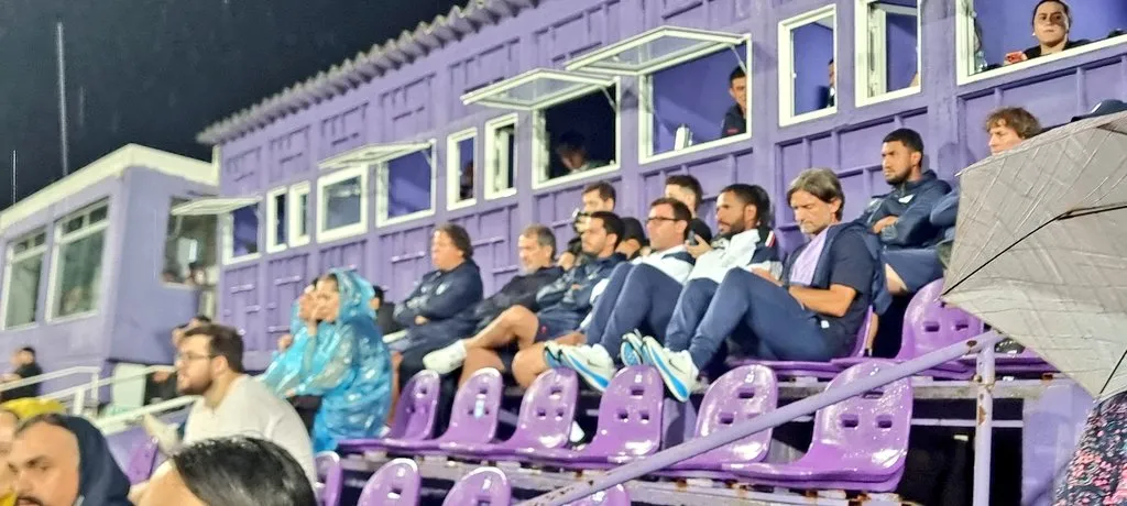 Pablo Guede estuvo presente en el amistoso de Colo Colo con Olimpia. Foto: Jose Varela (X, Twitter).