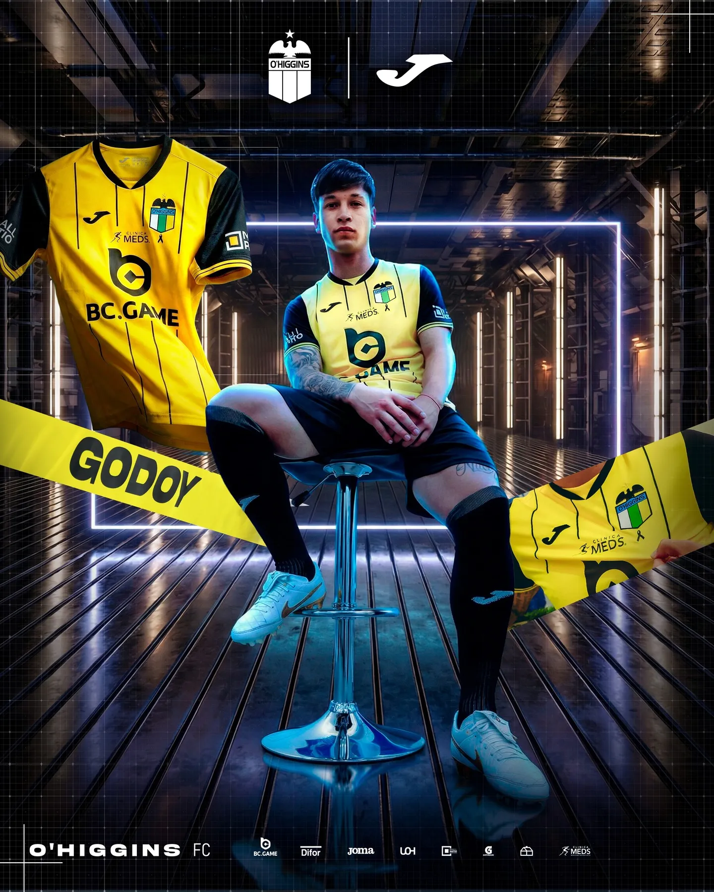 Rodrigo Godoy presenta la camiseta amarilla.