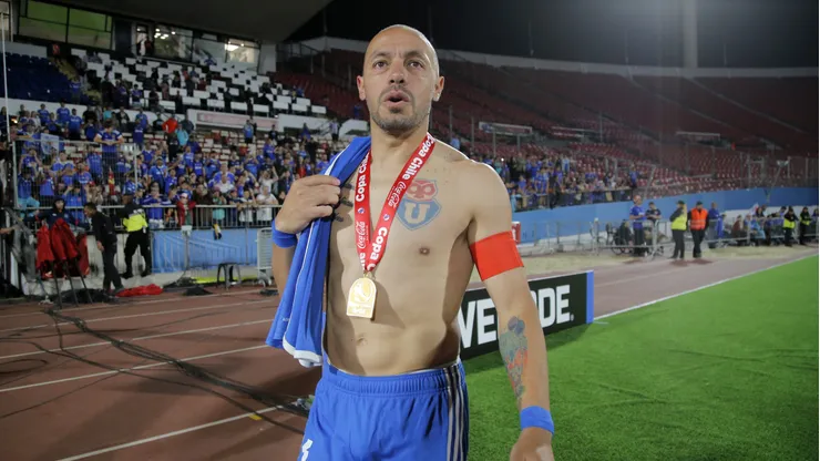 Marcelo Díaz volverá a encontrarse con Racing Club, pero esta vez, jugando para Univerisidad de Chile.