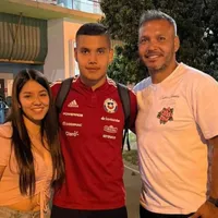 Jugó en la Roja, sufrió marcando a Adriano y la rompe con una academia